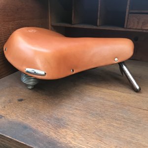 sold schwinn approved deluxe phantom saddle