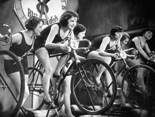 1920s-bicycle-bike-favim_com-154315.jpg