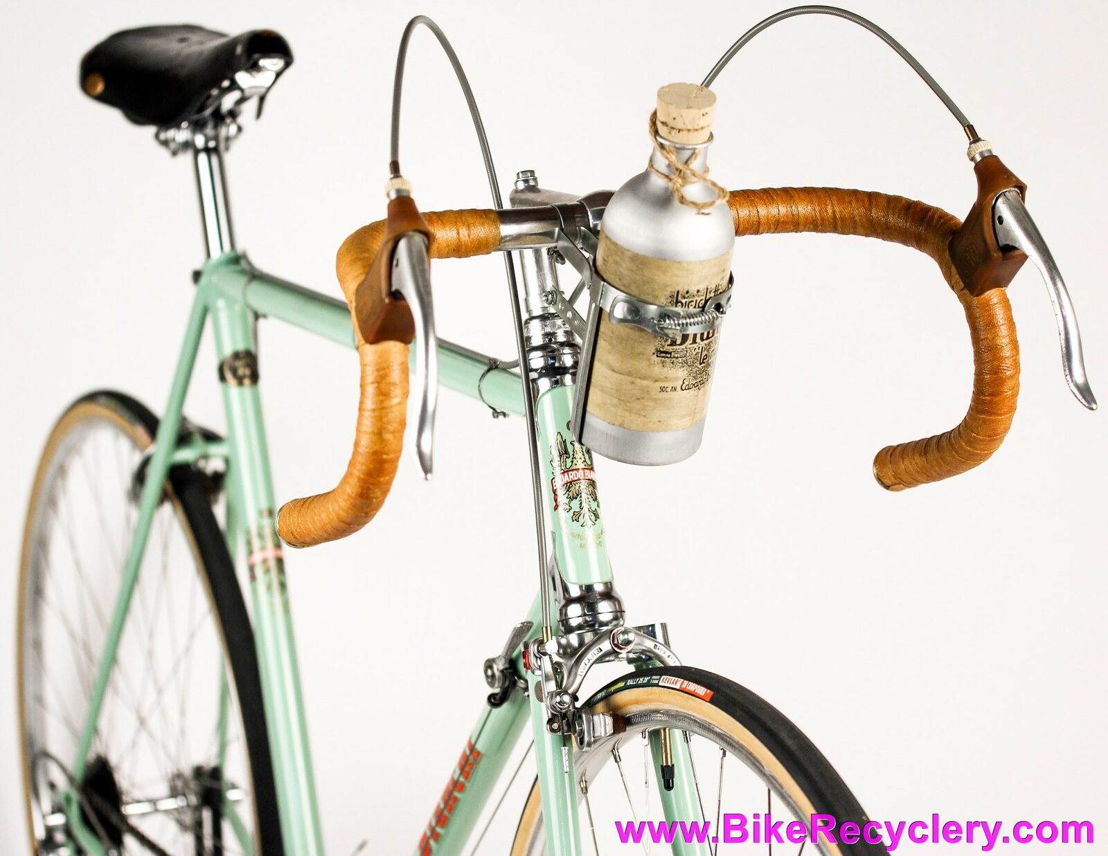 1950s_bianchi_campione_del_mondo_tour_de_france_restored_1953_magistroni_ambrosio_57cm_celeste...jpg