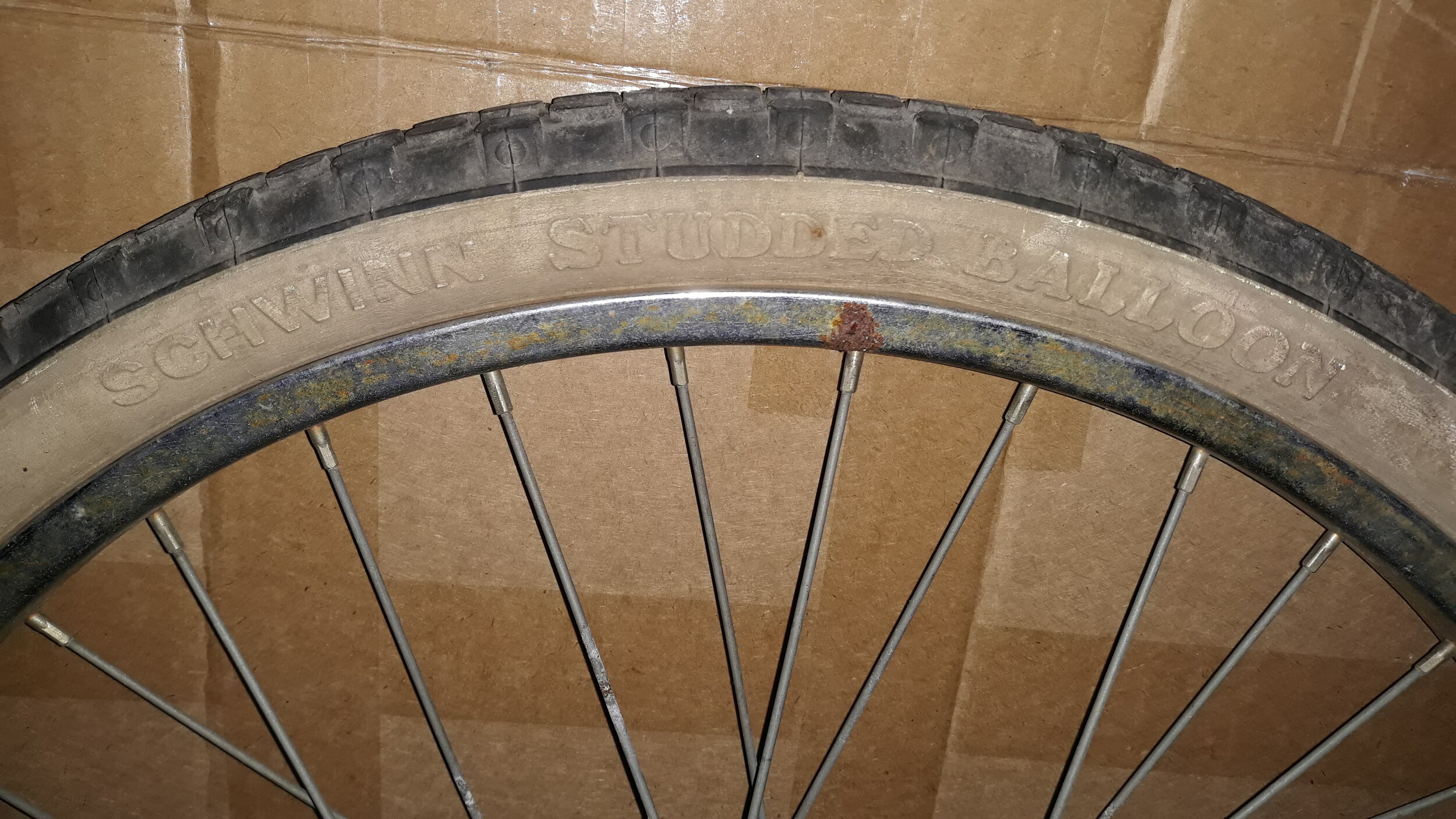 Schwinn studded balloon discount tires