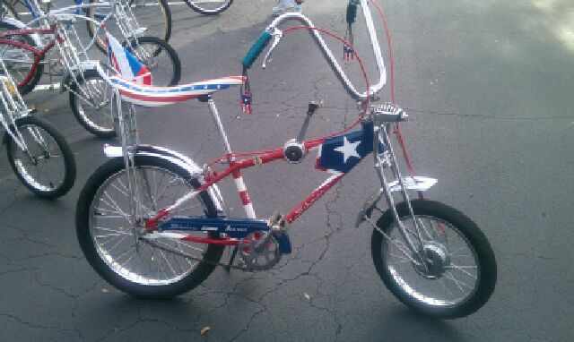 Look at my Walmart find Schwinn Stingrays and Other Muscle