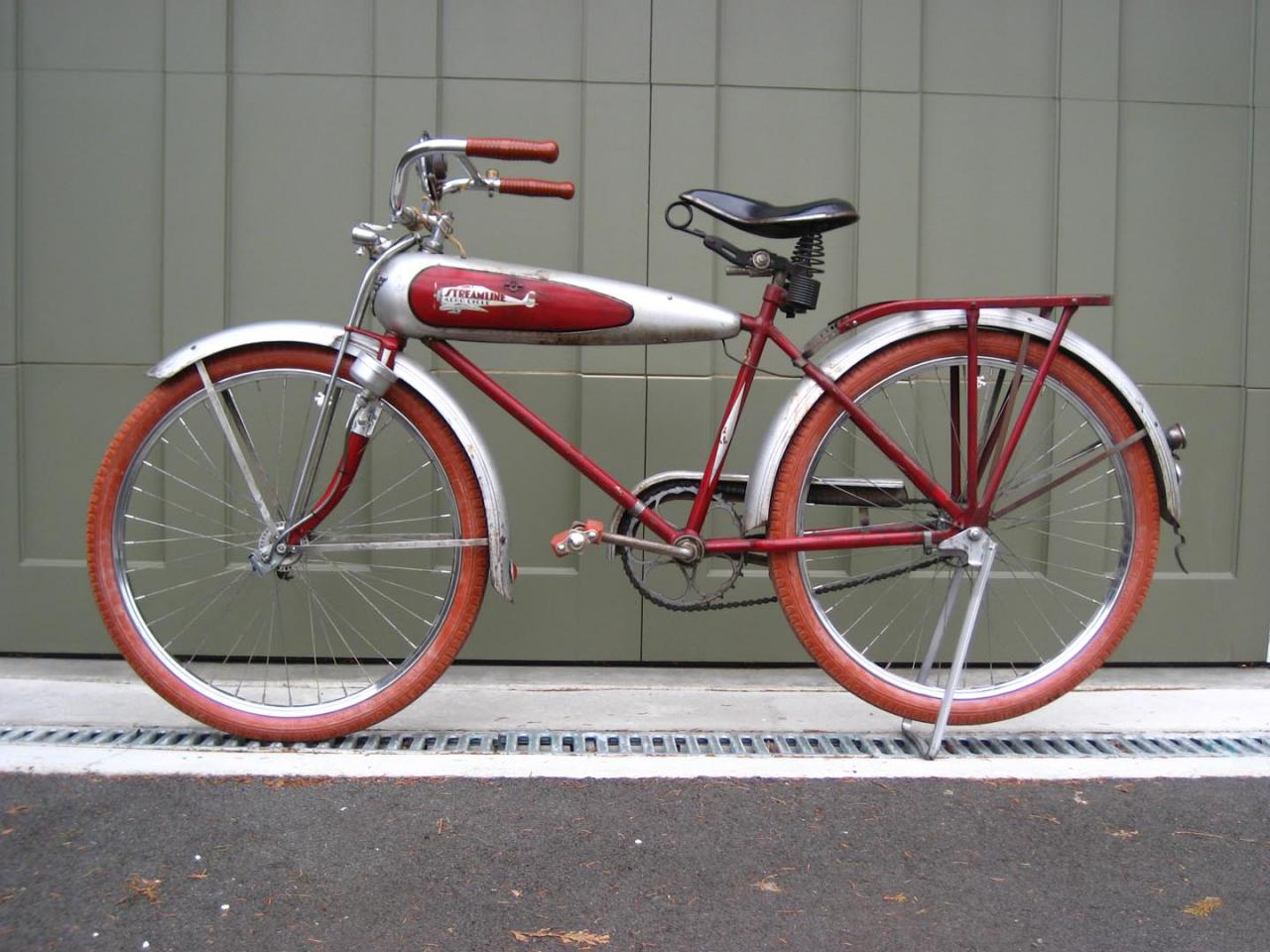 Is there an AEROCYCLE thread that compares features/paint etc over