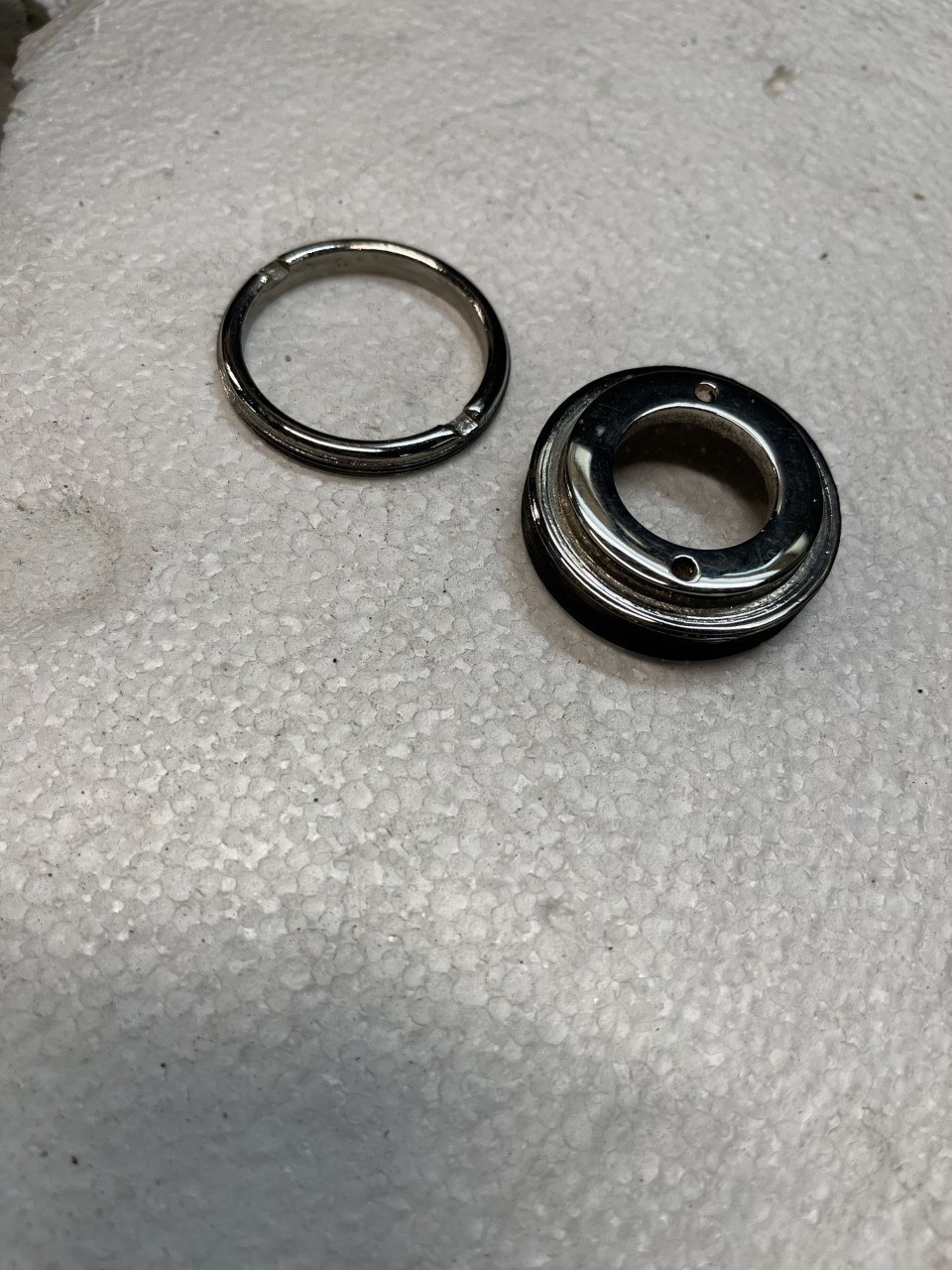 bearing cups lock ring 1.jpg