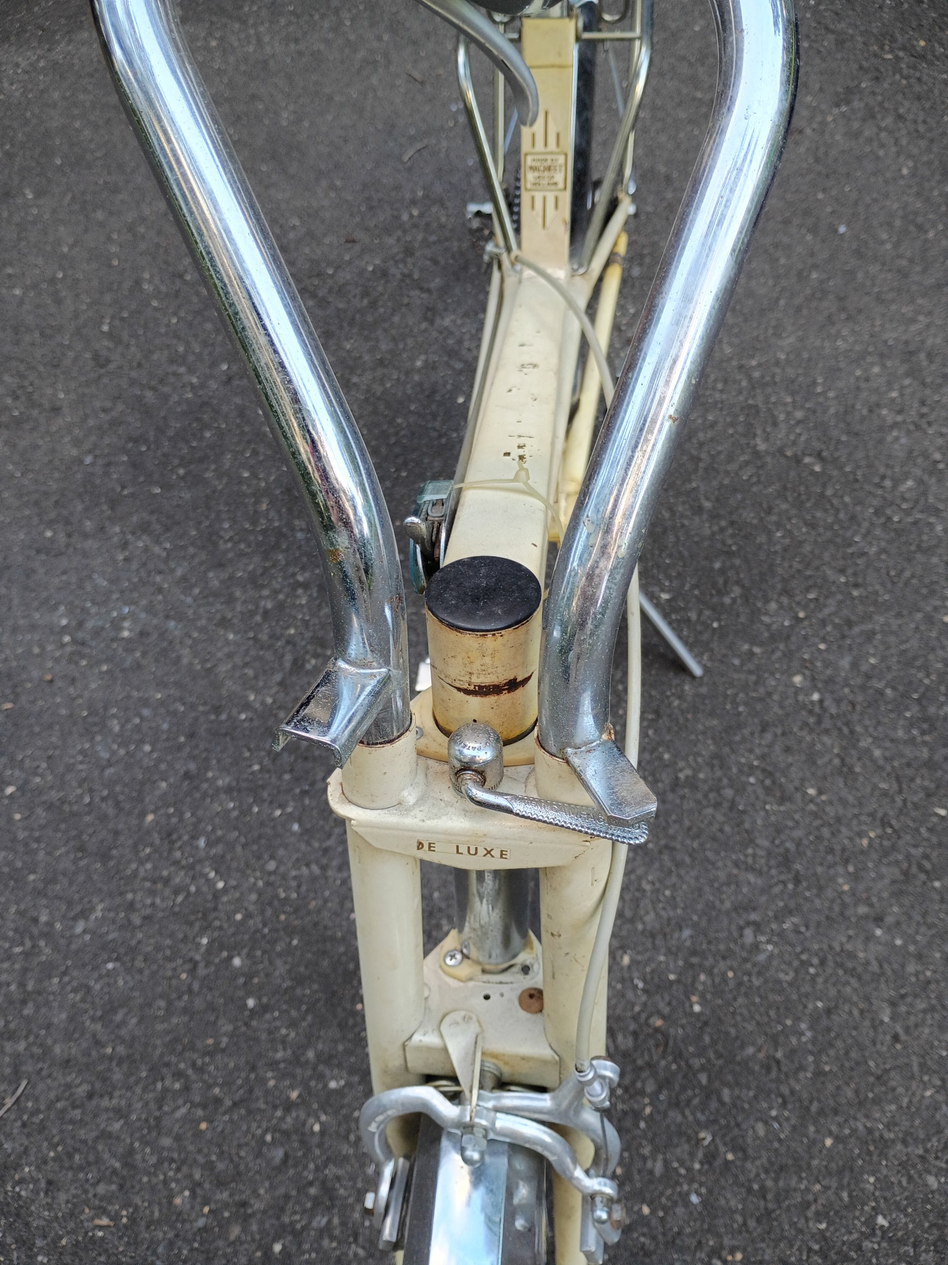 Closeup Handlebar Fold.jpg