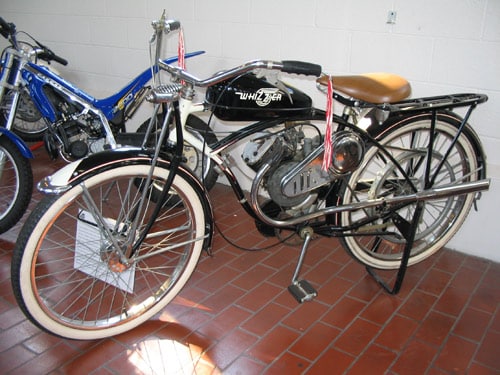Schwinn_Whizzer_1947-_web03-b5c.jpg