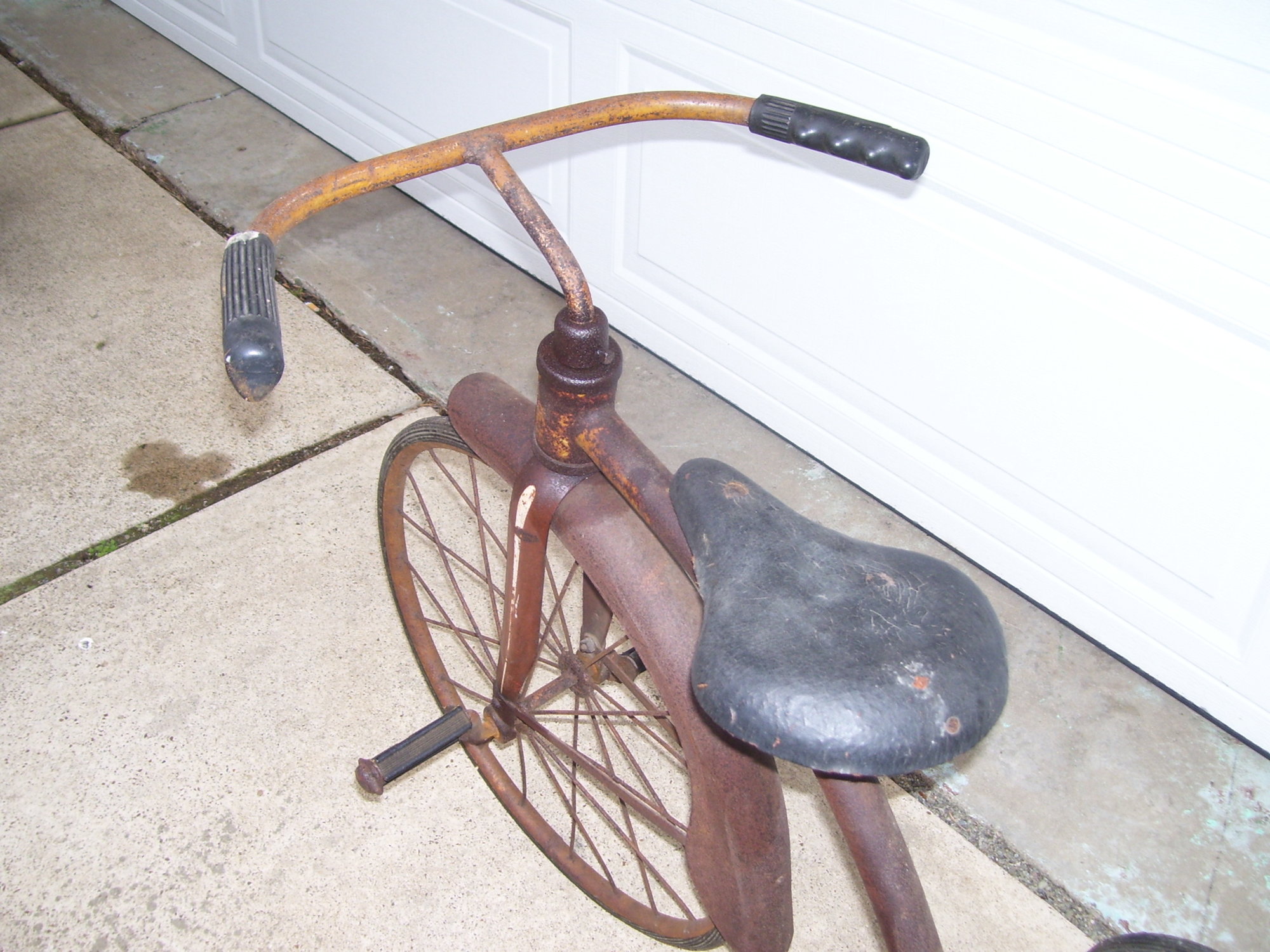 tricycle 020.JPG