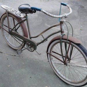 '50s JC Higgins, picked up at an estate sale. Did a mechanical restoration and added a Nexus 3 speed wheelset. My wife loves riding this one!